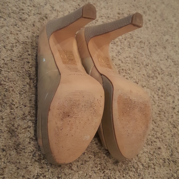 White House Black Market Shoes - Picture 2 of 3